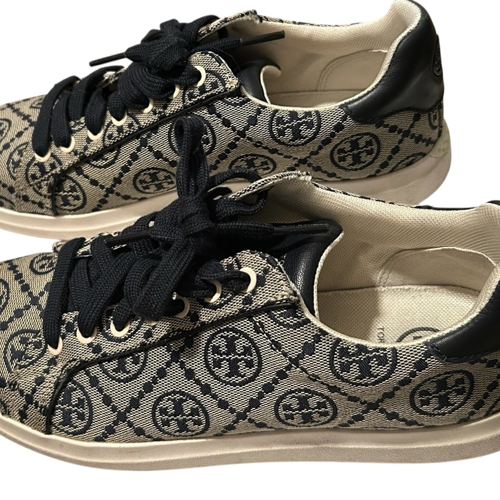 Tory Burch Navy Blue and Cream Logo Sneakers